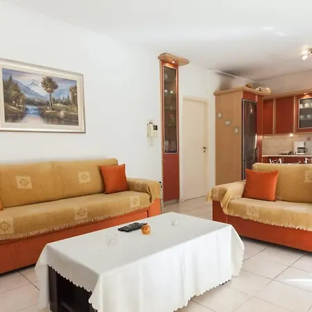Scenic Balcony Apt In Vibrant Petralona-3